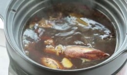 蜜汁炖鱿鱼在线观看全部,甜蜜爱情与电竞梦想的交织之旅